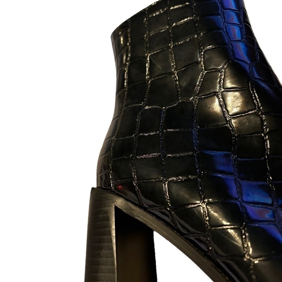 Glamorous Platform Croc Boots - Picture 9 of 9